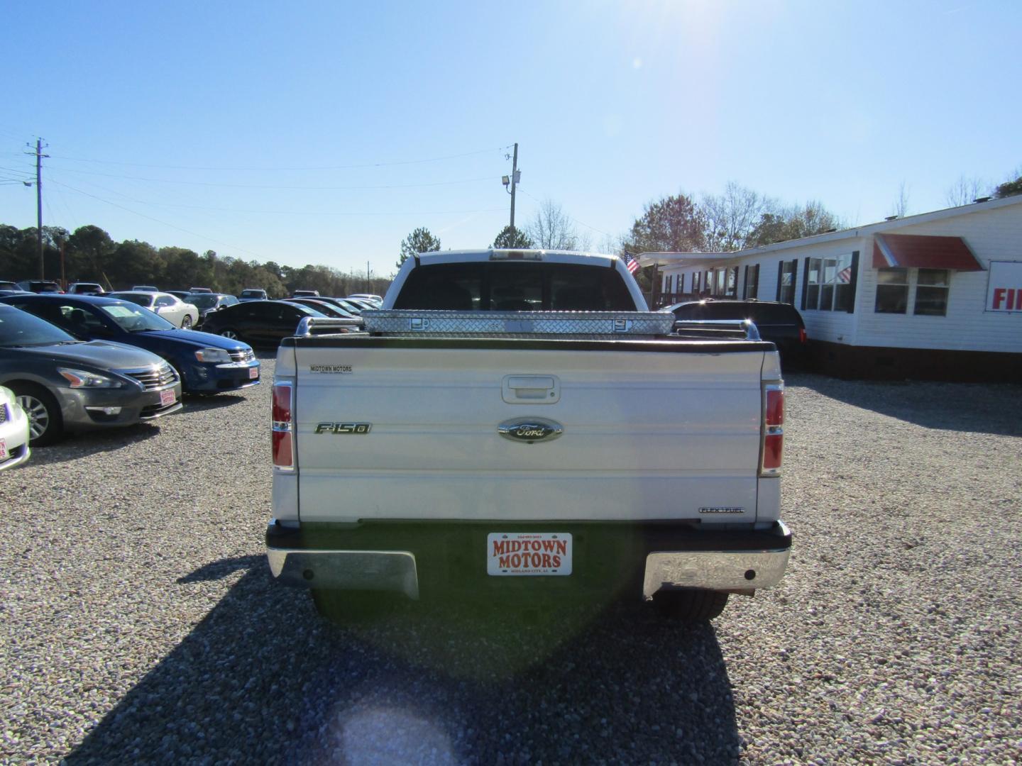 2011 White /Tan Ford F-150 FX2 SuperCab 6.5-ft. Bed 2WD (1FTFX1CF0BF) with an 5.0L V8 engine, Automatic transmission, located at 15016 S Hwy 231, Midland City, AL, 36350, (334) 983-3001, 31.306210, -85.495277 - Photo#6